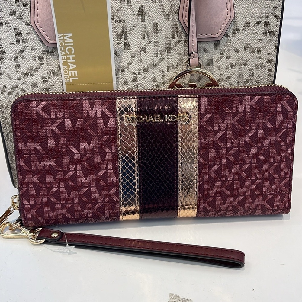 Michael Kors Jet Set Travel Large Signature Logo and Metallic Continental Wallet - Picture 6 of 16